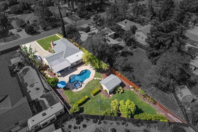 3620 E Country Club Ln, Sacramento, CA 95821
