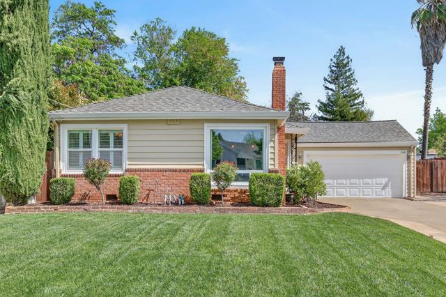 3620 E Country Club Ln, Sacramento, CA 95821