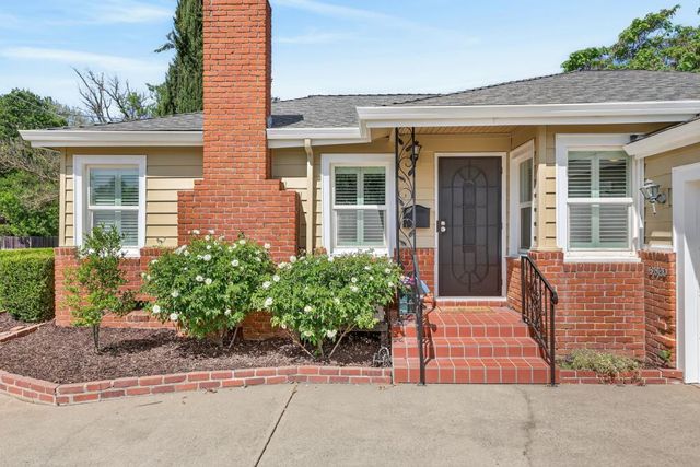 3620 E Country Club Ln, Sacramento, CA 95821