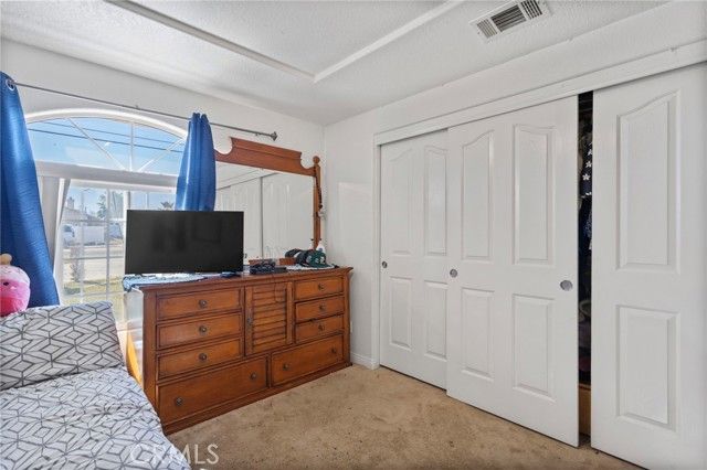 15120 Live Oak St, Hesperia, CA 92345