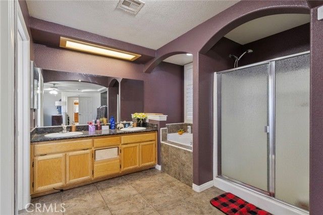 15120 Live Oak St, Hesperia, CA 92345