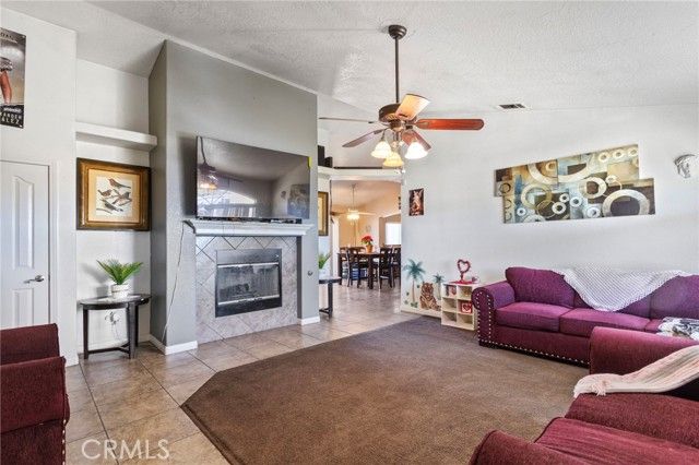 15120 Live Oak St, Hesperia, CA 92345