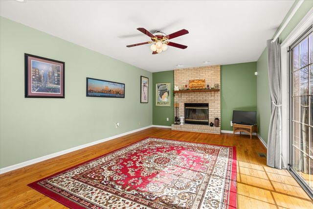 122 Cinderford Court, Oswego, IL 60543