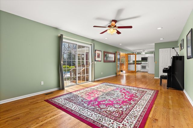 122 Cinderford Court, Oswego, IL 60543