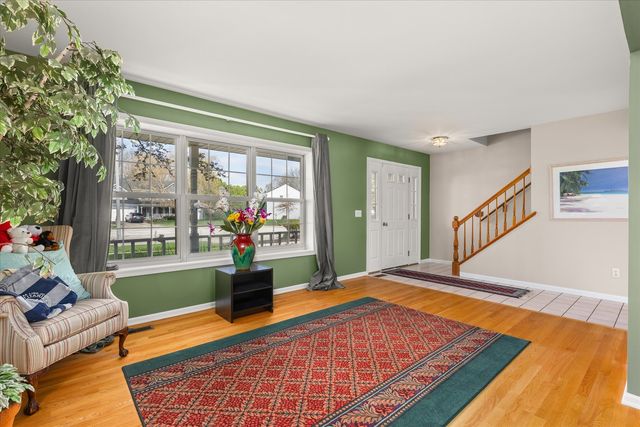 122 Cinderford Court, Oswego, IL 60543