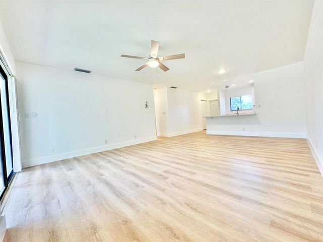 140 NW 70th Street 2030, Boca Raton, FL 33487
