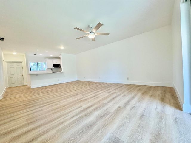 140 NW 70th Street 2030, Boca Raton, FL 33487