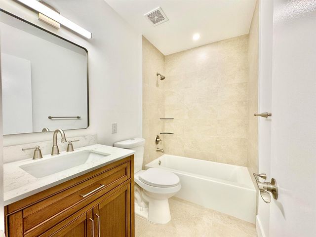 140 NW 70th Street 2030, Boca Raton, FL 33487