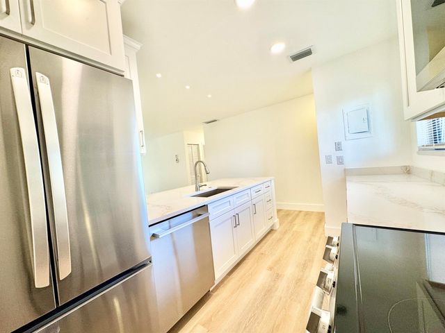 140 NW 70th Street 2030, Boca Raton, FL 33487