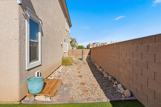 9305 Briar Bridge Avenue, Las Vegas, NV 89148