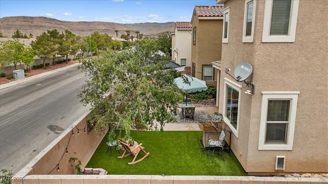 9305 Briar Bridge Avenue, Las Vegas, NV 89148