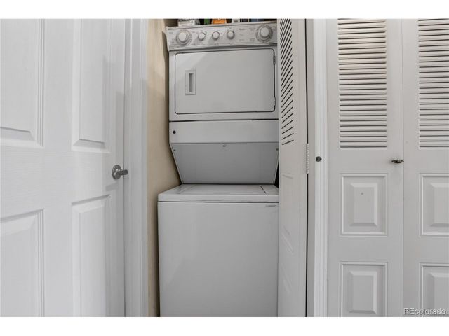 8190 S Fillmore Cir, Centennial, CO 80122