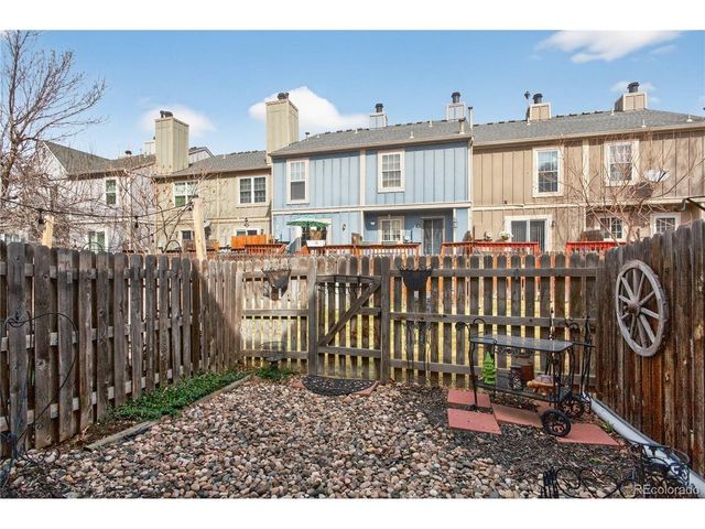 8190 S Fillmore Cir, Centennial, CO 80122