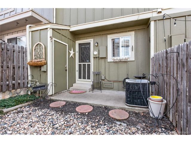 8190 S Fillmore Cir, Centennial, CO 80122