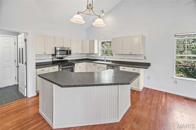 442 Schwarz Road, O'fallon, IL 62269