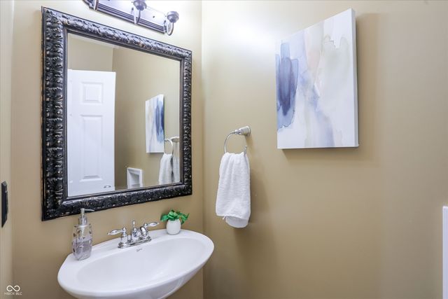 10926 Wintercove Way, Fishers, IN 46038