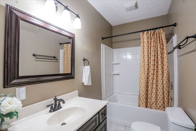 10926 Wintercove Way, Fishers, IN 46038