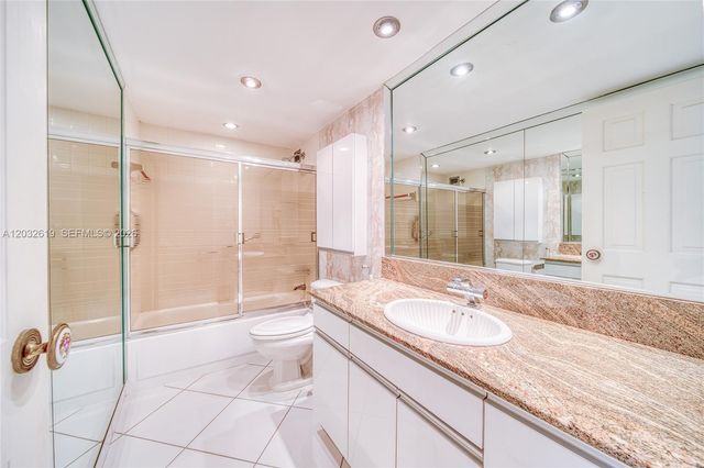 5401 Collins Avenue 1135, Miami Beach, FL 33140