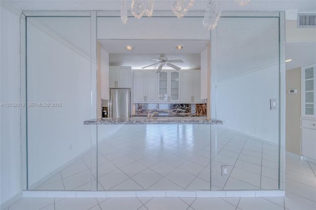5401 Collins Avenue 1135, Miami Beach, FL 33140