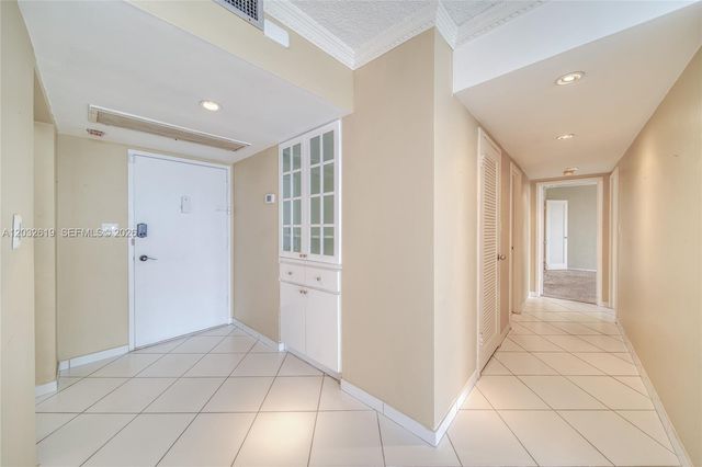 5401 Collins Avenue 1135, Miami Beach, FL 33140