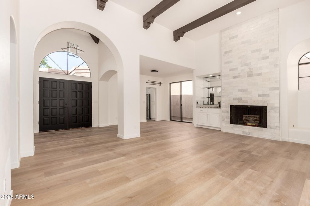 Image 10 of property listing at 8725 E Vía Del Arbor --, Scottsdale, AZ 85258