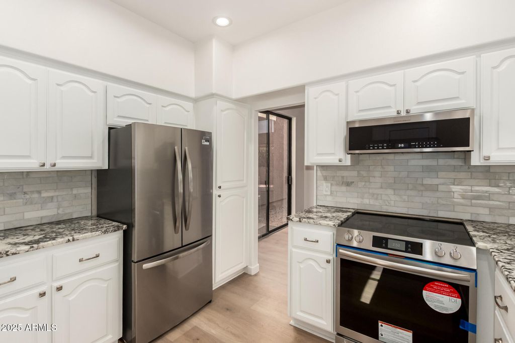 Image 16 of property listing at 8725 E Vía Del Arbor --, Scottsdale, AZ 85258