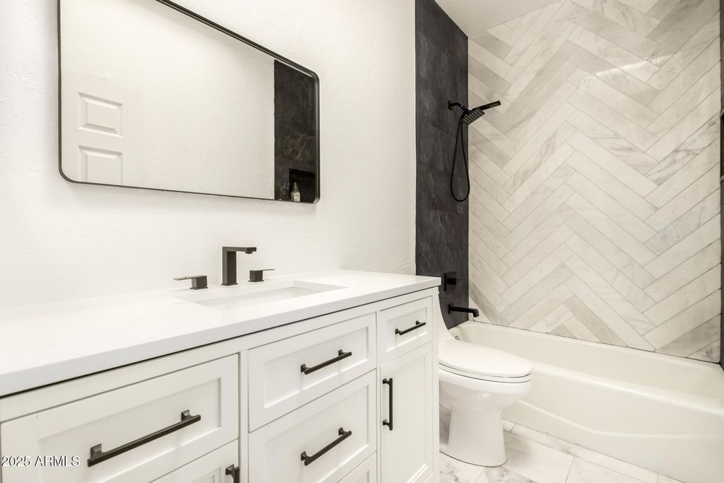 Image 27 of property listing at 8725 E Vía Del Arbor --, Scottsdale, AZ 85258