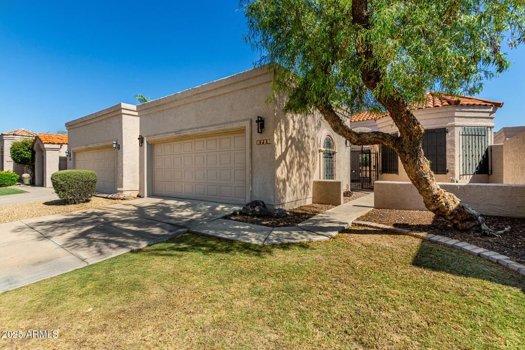 Image 5 of property listing at 8725 E Vía Del Arbor --, Scottsdale, AZ 85258