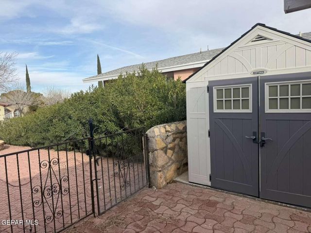 10904 DON JANUARY Drive, El Paso, TX 79935