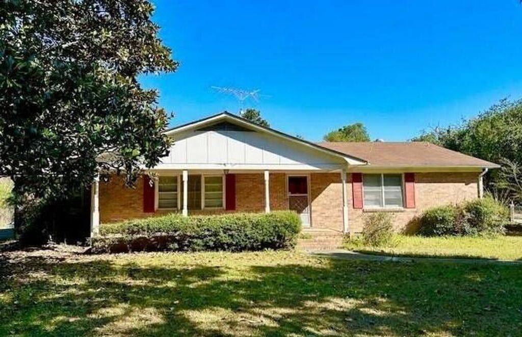 2080 Sniders Highway, Walterboro, SC 29488