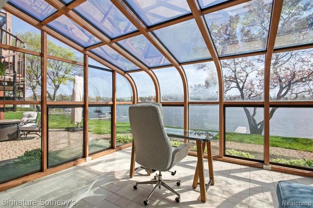 2497 W Walton Boulevard, Waterford, MI 48329