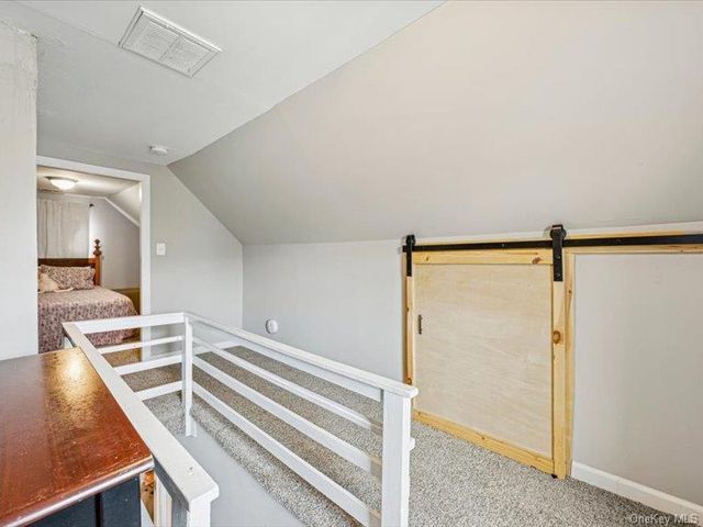 27 Hewlett Court, Babylon, NY 11702