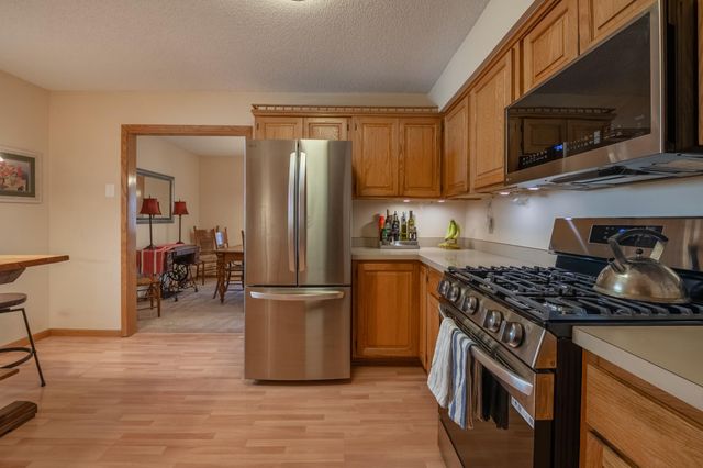 1140 86th Avenue N, Brooklyn Park, MN 55444