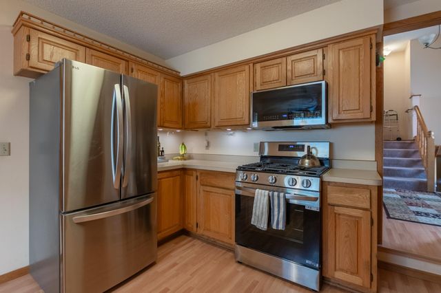 1140 86th Avenue N, Brooklyn Park, MN 55444