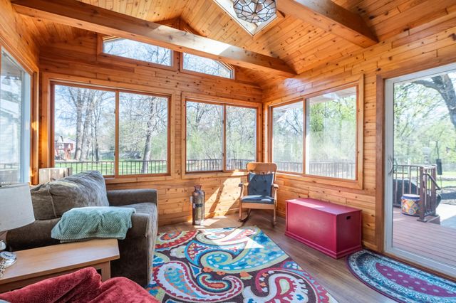 1140 86th Avenue N, Brooklyn Park, MN 55444