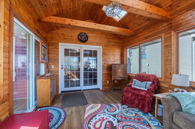 1140 86th Avenue N, Brooklyn Park, MN 55444