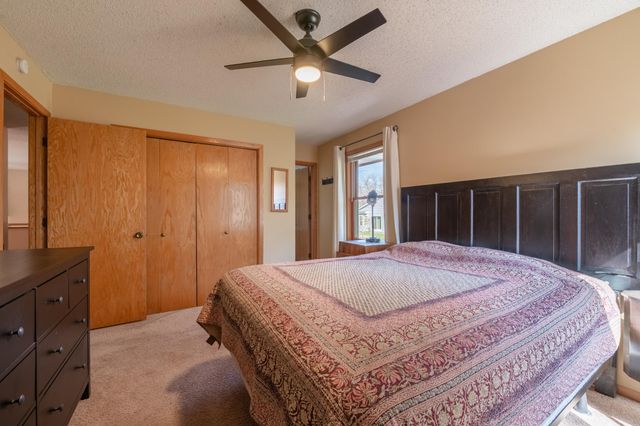 1140 86th Avenue N, Brooklyn Park, MN 55444