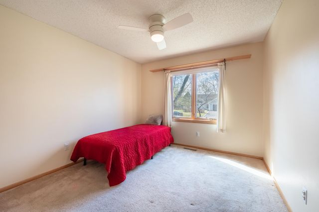 1140 86th Avenue N, Brooklyn Park, MN 55444