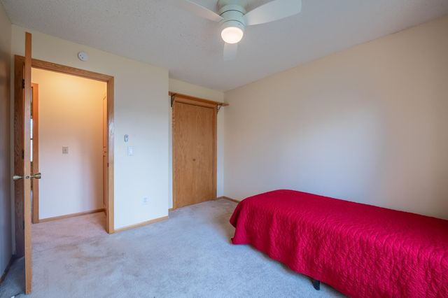 1140 86th Avenue N, Brooklyn Park, MN 55444