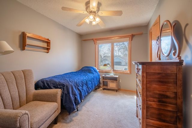 1140 86th Avenue N, Brooklyn Park, MN 55444