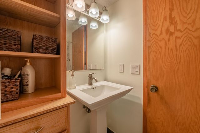 1140 86th Avenue N, Brooklyn Park, MN 55444