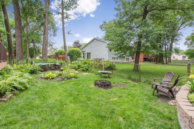 1140 86th Avenue N, Brooklyn Park, MN 55444