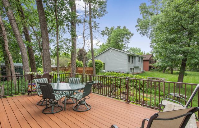 1140 86th Avenue N, Brooklyn Park, MN 55444