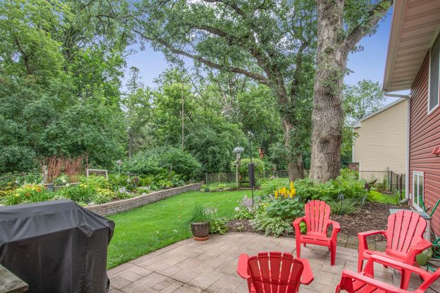 1140 86th Avenue N, Brooklyn Park, MN 55444