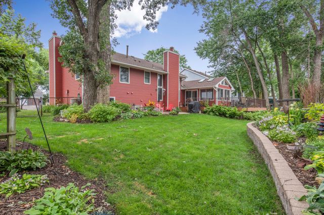 1140 86th Avenue N, Brooklyn Park, MN 55444