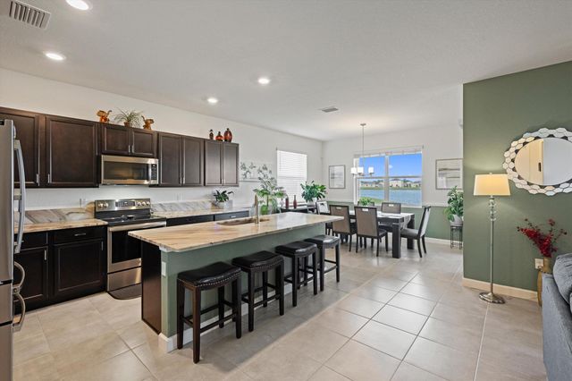 911 Bent Creek Drive, Fort Pierce, FL 34947