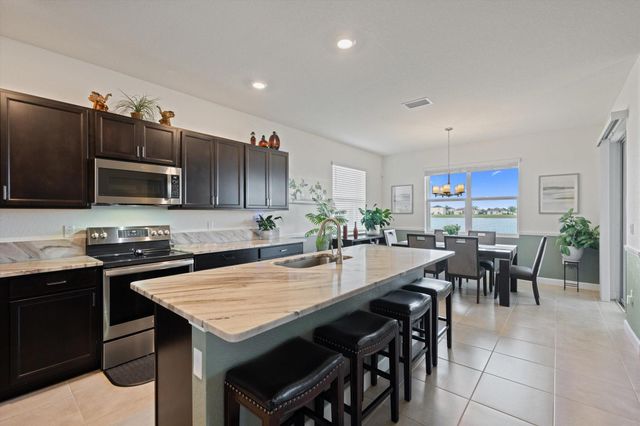 911 Bent Creek Drive, Fort Pierce, FL 34947