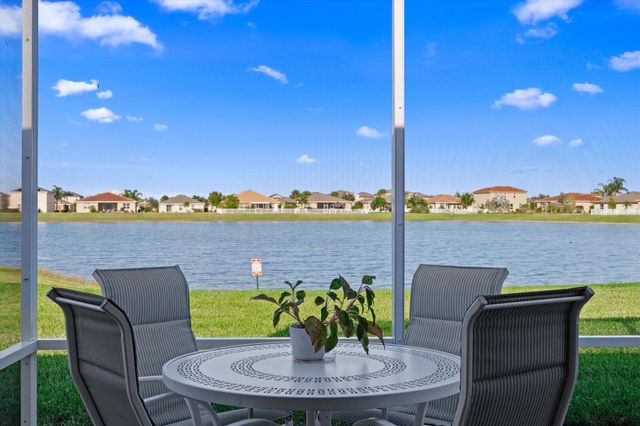 911 Bent Creek Drive, Fort Pierce, FL 34947