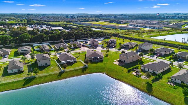 911 Bent Creek Drive, Fort Pierce, FL 34947