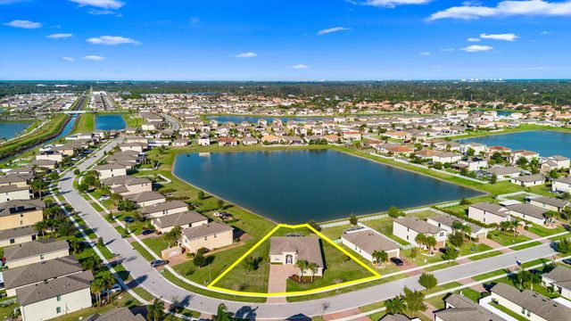 911 Bent Creek Drive, Fort Pierce, FL 34947